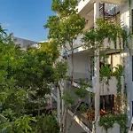 Oasis Yaaxlum